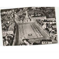 ISSOUDUN: place et basilique du sacré-coeur et école saint-cyr aérienne 10X15 - très bon état