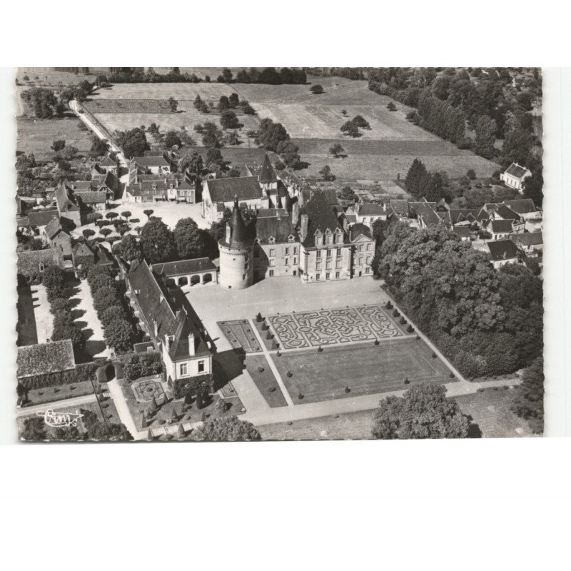 AZAY-le-FERRON: le château vue aérienne 10X15 - très bon etat