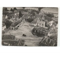 CHAILLAC: la place et l'église vue aérienne 10X15 - très bon etat