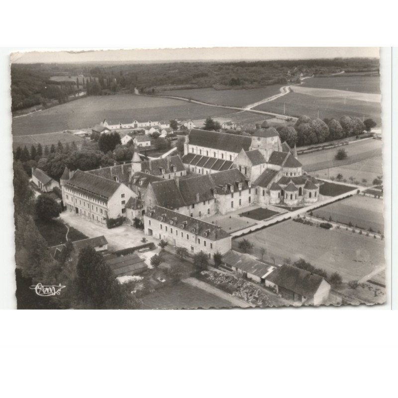 FONTGOMBAULT: l'abbaye vue aérienne 10X15 - très bon etat