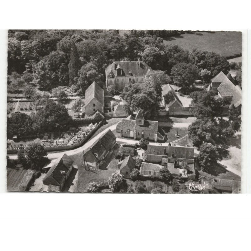NOHANT: l'église et la maison de george sand vue aérienne 10X15 - très bon etat