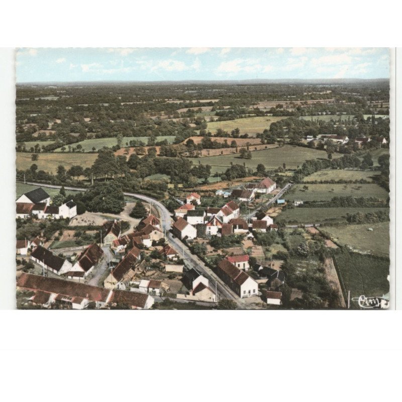 TILLY: le bourg vue aérienne 10X15 - tres bon etat