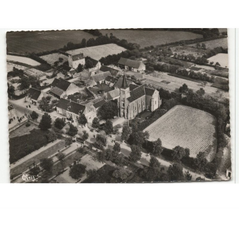 SAINT-CHRISTOPHE-en-BOUCHERIE: le centre et l'église vue aérienne 10X15 - tres bon etat
