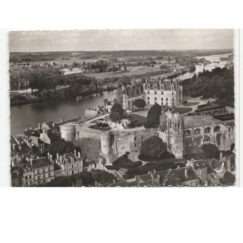 AMBOISE: le château et ses jardins vue aérienne 10X15 - très bon état