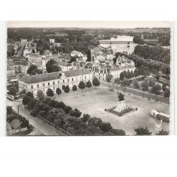 CHINON: place jeanne d'arc vue aérienne 10X15 - très bon état