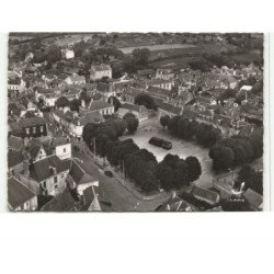 AZAY-le-RIDEAU: la place et vue générale vue aérienne 10X15 - très bon état