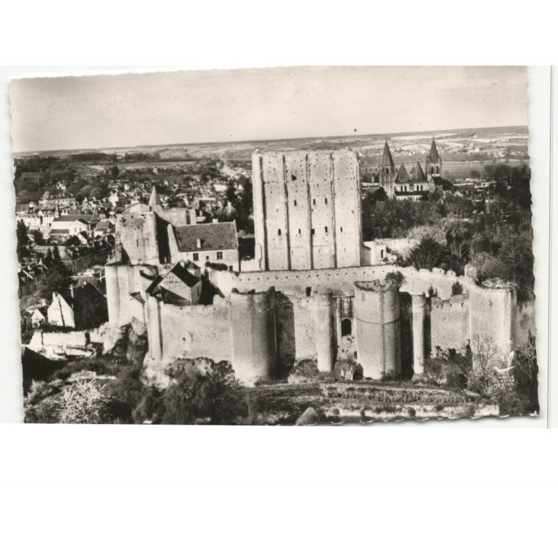 LOCHES: le donjon vue aérienne 10X15 - très bon état