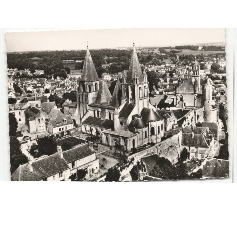 LOCHES: la collégiale saint-ours vue aérienne 10X15 - très bon état