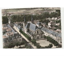 RICHELIEU: l'église la porte de loudun vue aérienne 10X15 - très bon état