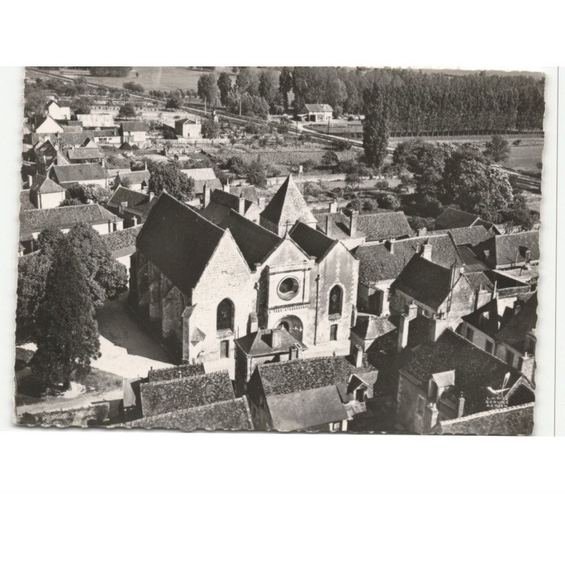 SAINT-MARTIN-le-BEAU: l'église vue aérienne 10X15 - très bon état
