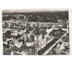 RICHELIEU: l'église vue aérienne 10X15 - très bon état