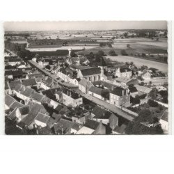 LA CELLE-SAINT-AVANT: la route nationale et l'église vue aérienne 10X15 - très bon état