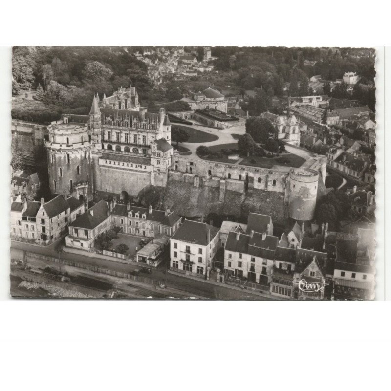 AMBOISE: le château et la terrasse vue aérienne 10X15 - très bon état