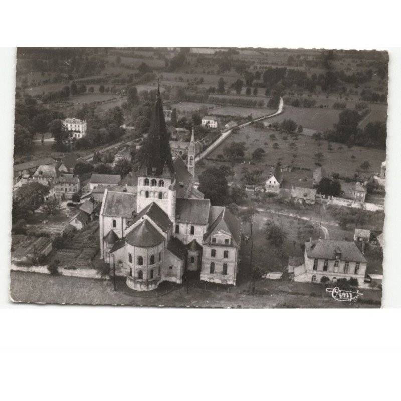 SAINT-MARTIN-de-BOSCHERVILLE: l'abbaye XIe siècle vue aérienne 10x15 - état