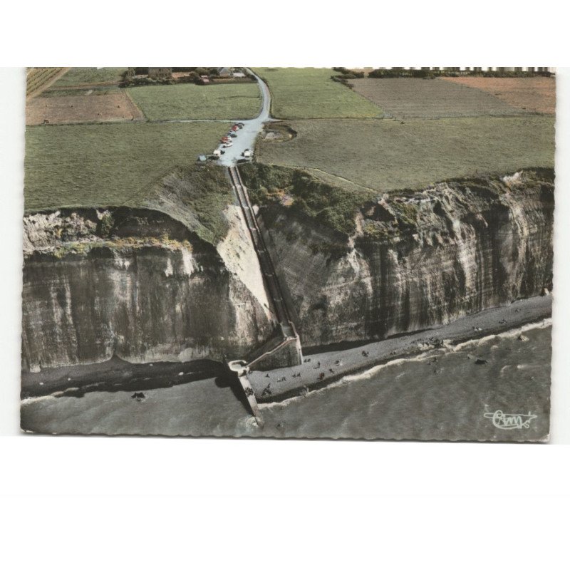 SOTTEVILLE-sur-MER: la falaise vue aérienne 10x15 - très bon état