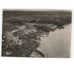 LE TRAND: chantiers navals vue aérienne 10x15 - très bon état