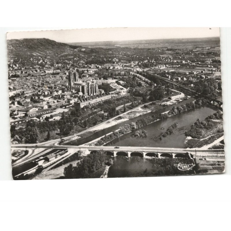 TOUL: vue panoramique, la moselle au centre la cathédrale saint-étienne vue aérienne 10x15 - très bon état