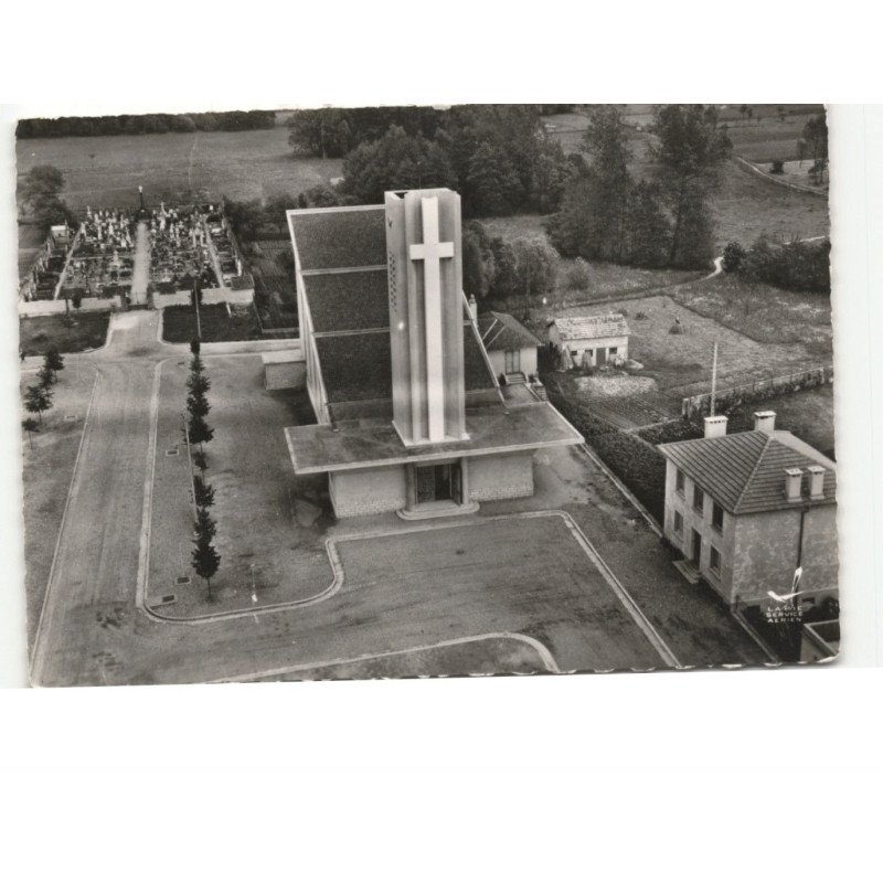 AZERAILLES: l'église vue aérienne 10x15 - très bon état