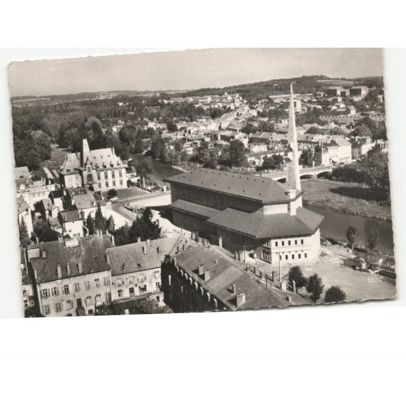 BACCARAT: l'église (art moderne) vue aérienne 10x15 - très bon état