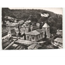 BOUCQ: le château et l'église vue aérienne 10x15 - très bon état