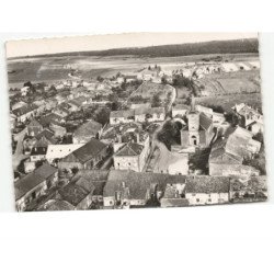 FILLIERES: place de l'église vue aérienne 10x15 - état