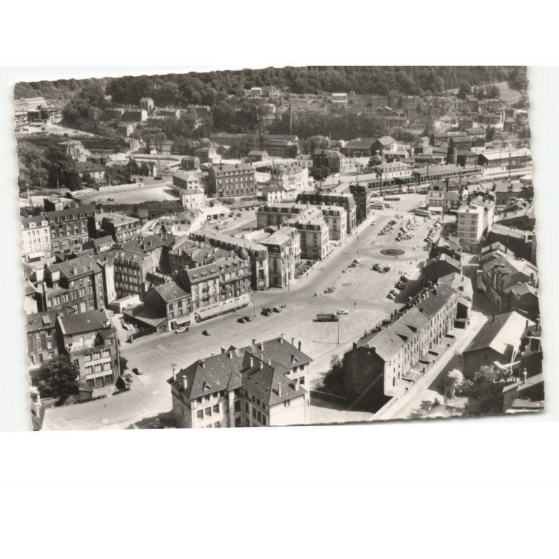 LONGWY: la place et vue générale vue aérienne 10x15 - très bon état