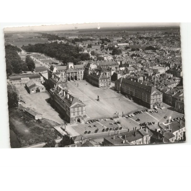 LUNEVILLE: vue générale et le château vue aérienne 10x15 - très bon état