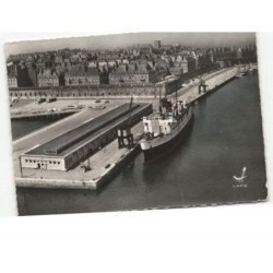 SAINT-MALO: la gare maritime, à quai "le falaise" vue aérienne 10X15 - très bon état
