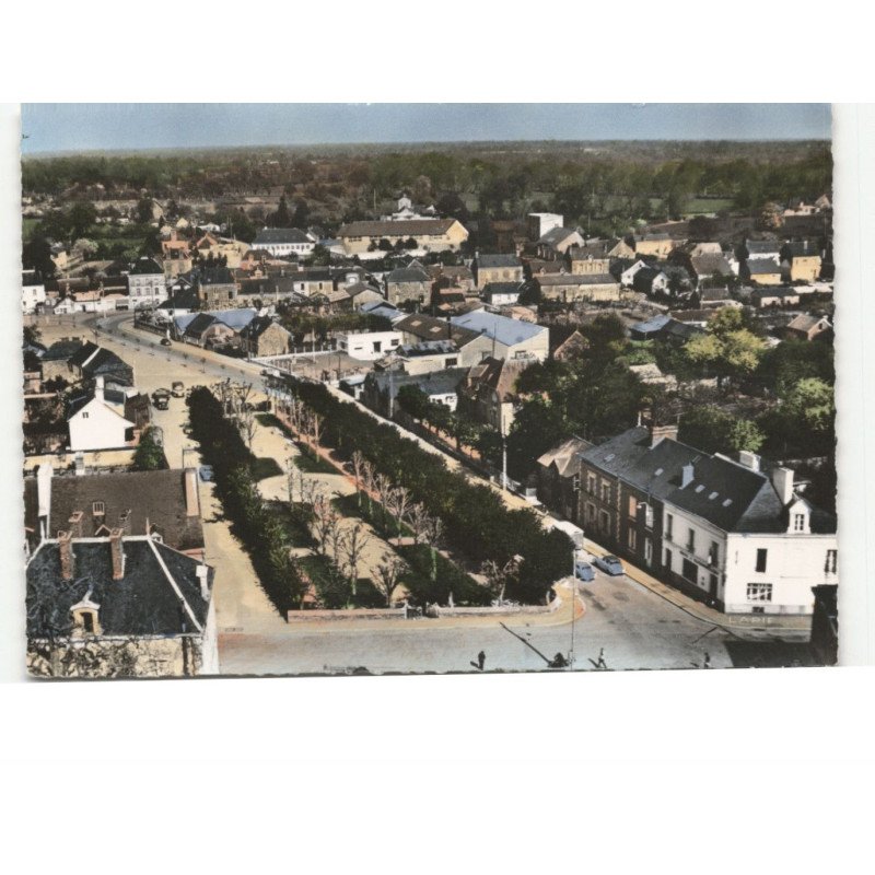 LA GUERCHE de BRETAGNE: la rue de nantes et le jardin des plantes vue aérienne 10X15 - très bon état
