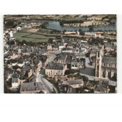 MARTIGNE-FERCHAUD: le centre, rue de chateaubriand vue aérienne 10X15 - état