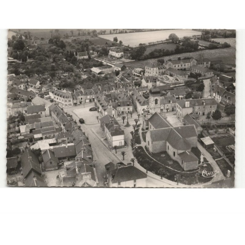 PLEINE-FOUGERES: l'église et les écoles vue aérienne 10X15 - très bon état