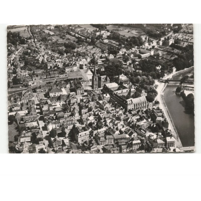 REDON: le centre de la ville vue aérienne 10X15 - très bon état
