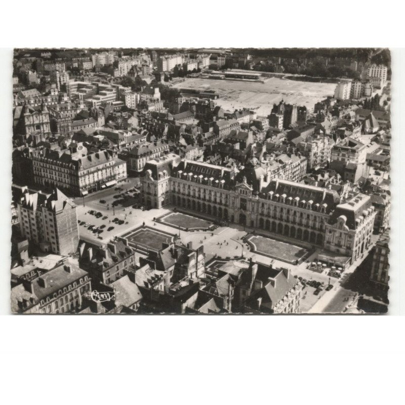 RENNES: le palais du commerce, la poste vue aérienne 10X15 - très bon état