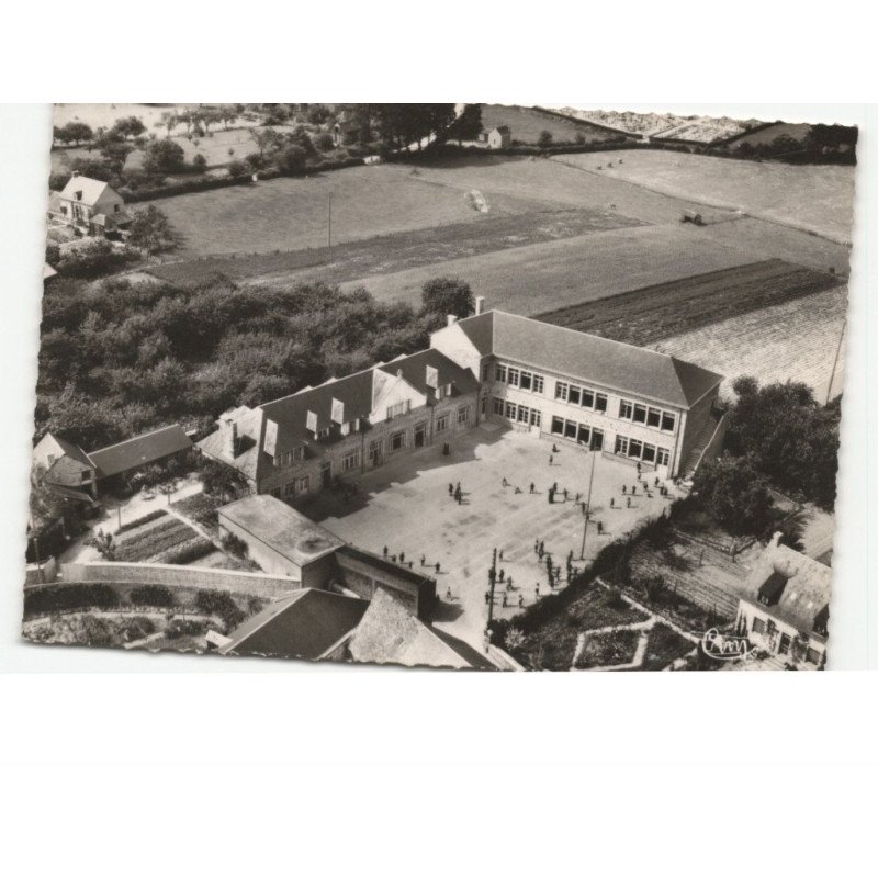 SAINT-GEORGES-de-REINTEMBAULT: école libre de garçons vue aérienne 10X15 - très bon état