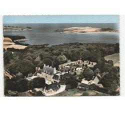 SAINT-COULOMB: château du lupin, à l'horizon la presqu'ile besnard vue aérienne 10X15 - très bon état