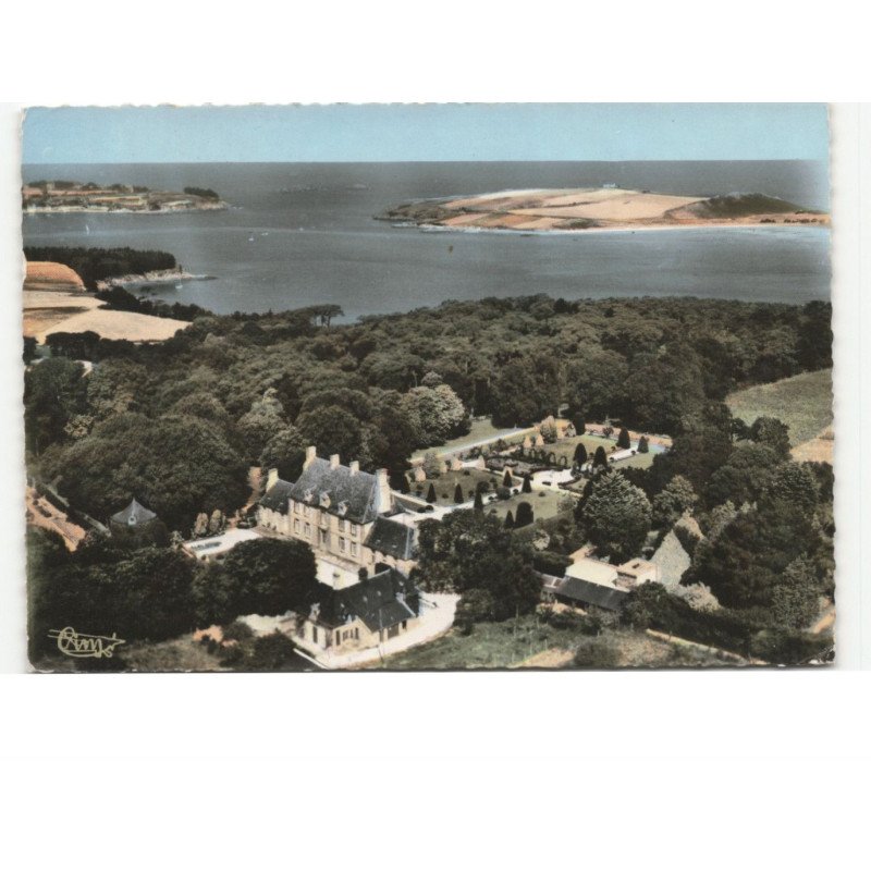 SAINT-COULOMB: château du lupin, à l'horizon la presqu'ile besnard vue aérienne 10X15 - très bon état