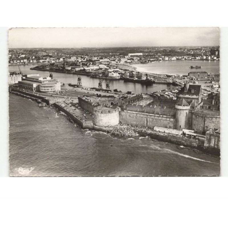 SAINT-MALO: les remparts, le casino et le port vue aérienne 10X15 - très bon état