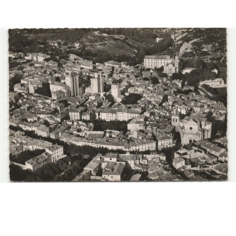 UZES: château ducal, cathédrale, tour fénestrelle, église saint-etienne vue aérienne 10x15 - très bon état