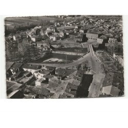 MONTESQUIEU-VOLVESTRE: le pont sur l'arize la mairie et le monument aux morts vue aérienne 10x15 - état