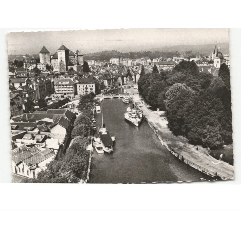 ANNECY: le port et le château: vue aérienne 10x15 - état