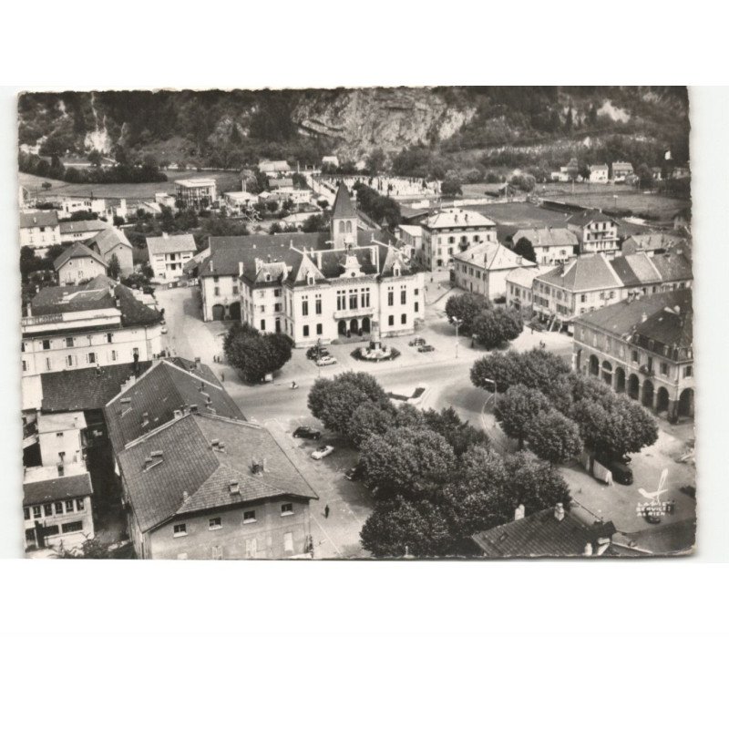 CLUSES: l'hôtel de ville vue aérienne 10x15 - très bon état