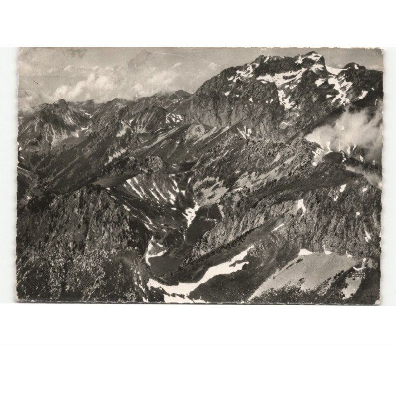 LA CHAPELLE-D'ABONDANCE: les cornettes de bise et le lac d'arrouin vue aérienne 10x15 - très bon état