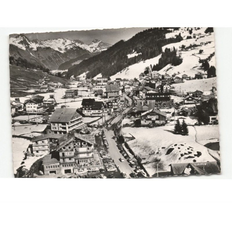 LES GETS: vue générale de la station au printemps vue aérienne 10x15 - très bon état
