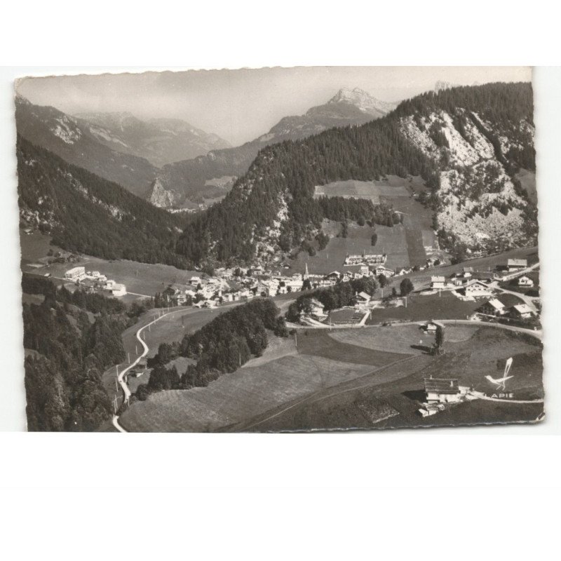 LA CLUSAZ: vue générale vue aérienne 10x15 - très bon état