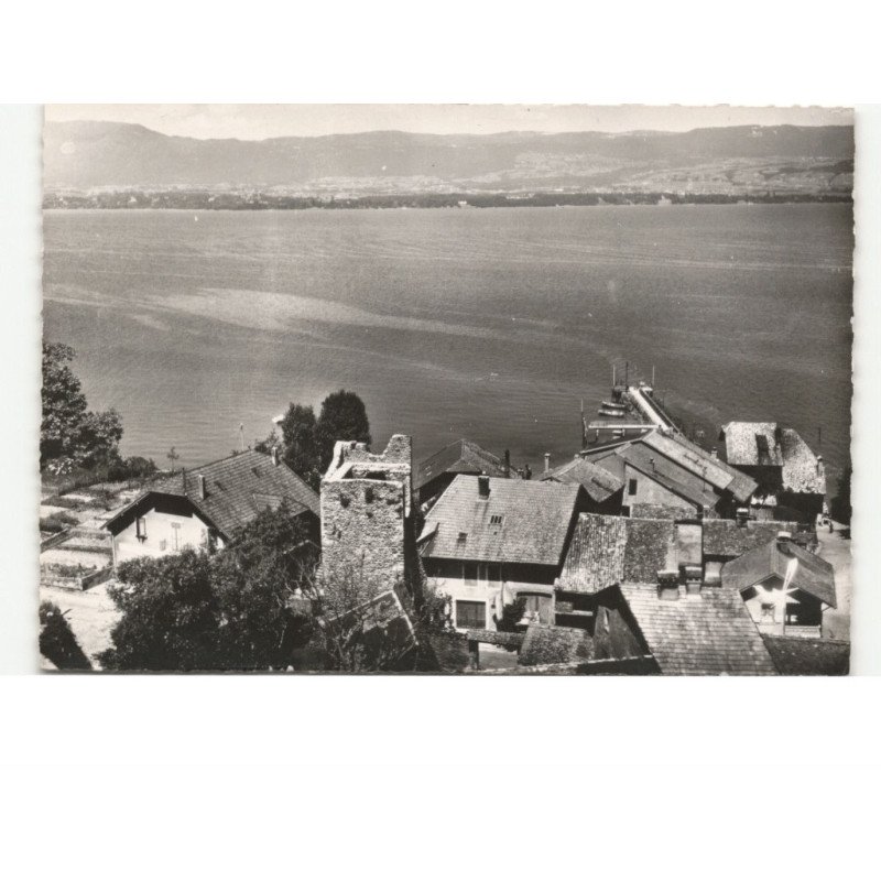 YVOIRE: la vieille tour, le pont et la côte suisse vue aérienne 10x15 - très bon état