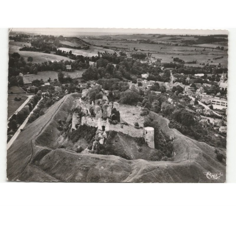 ARQUES-la-BATAILLE: le château vue aérienne 10x15 - très bon état