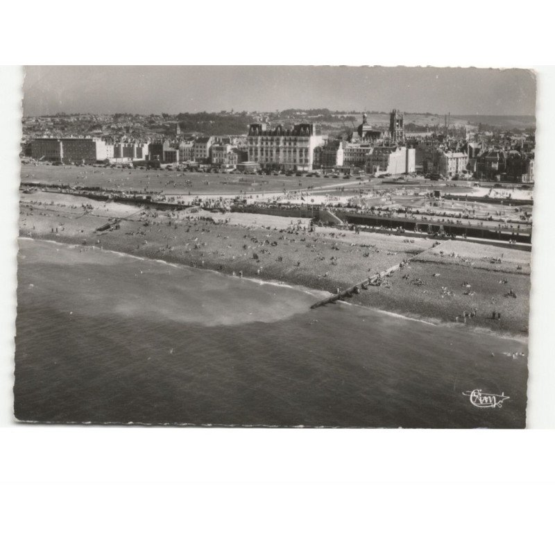 DIEPPE: la plage, les hôtels et l'église saint-jacques vue aérienne 10x15 - très bon état