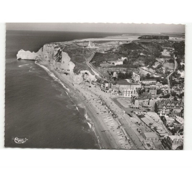ETRETAT: la plage et de la falaise d'amont vue aérienne 10x15 - très bon état