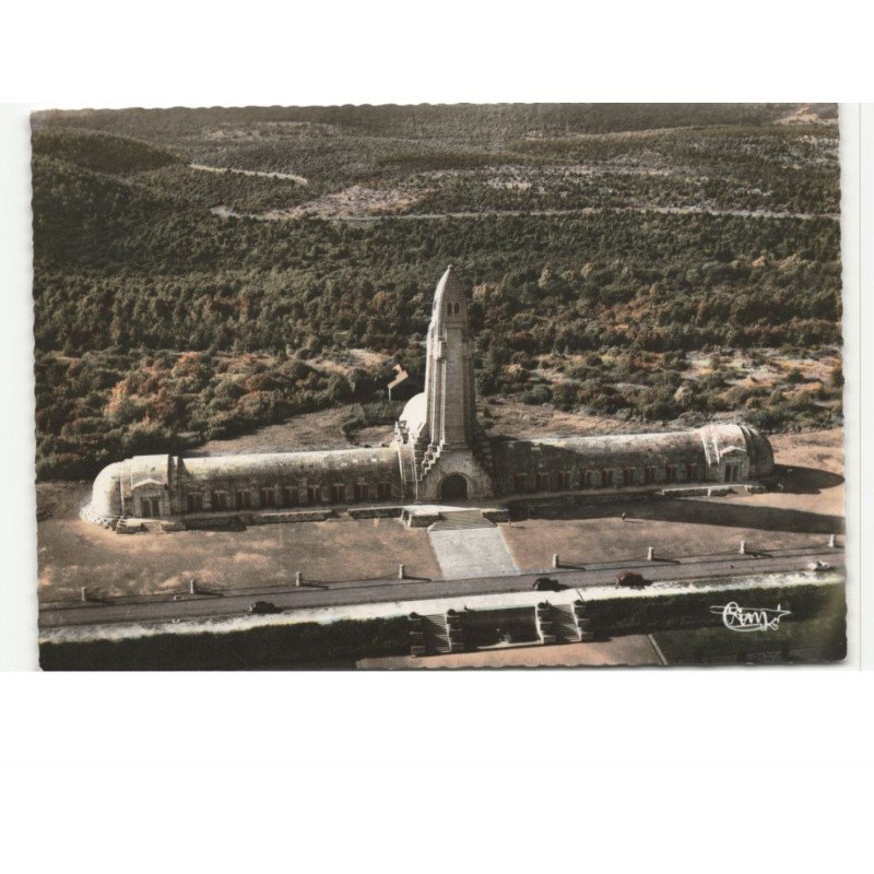 VERDUN: l'ossuaire de douaumont vue aérienne 10x15 - très bon état