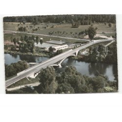 BAYON: le pont sur la moselle et le terrain de sports vue aérienne 10x15 - très bon état